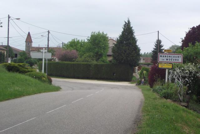 Entrée du village de Manoncourt-en-Woevre