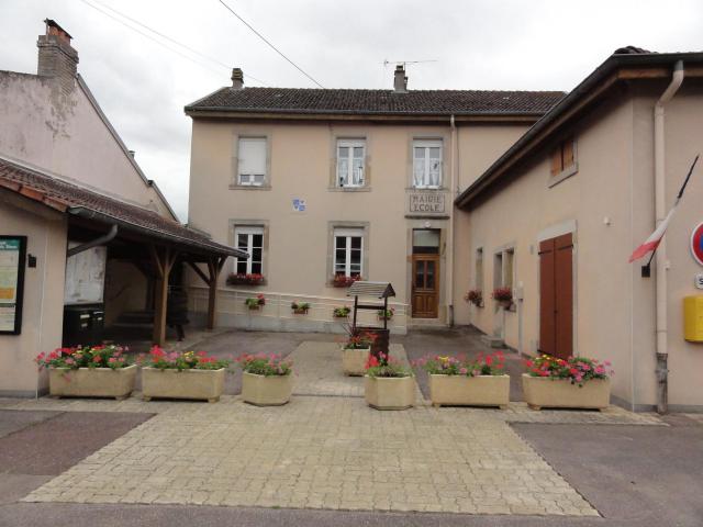 Xures (M-et-M) mairie-école