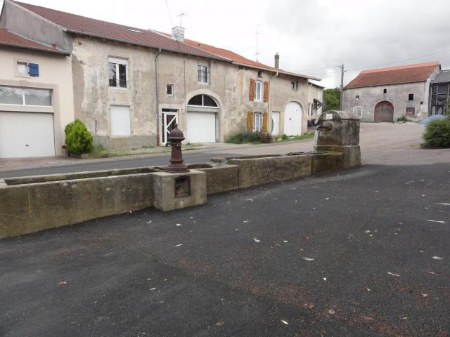 Benney (M-et-M) fontaine pompe et 3 portes arrondies