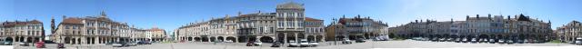 Panorama de la Place Duroc à Pont-à-Mousson, Lorraine, France (assemblage de 16 photos)