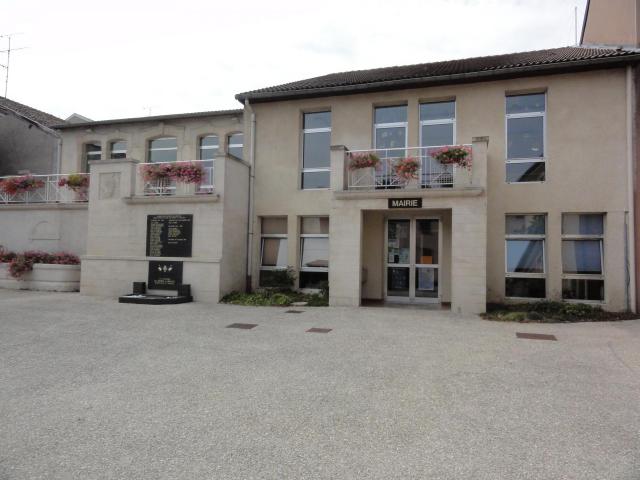 Bruley (Meurthe-et-M.) mairie et monument aux morts