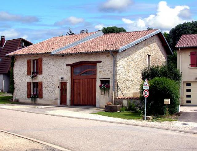 Laneuvelotte maison en pierre.