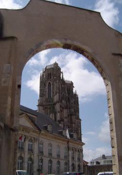 Toul, la Cathédrale et l'Hotel de Ville