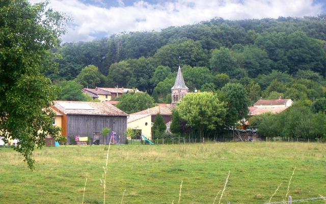 Le Neufour est un petit village situé en Lorraine dans le département de la Meuse à la lisière de la forêt d'Argonne.