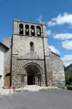 L’église (cachée) de Coucouron