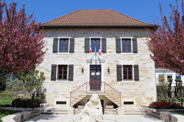 Mairie de Parves, Parves-et-Nattages.