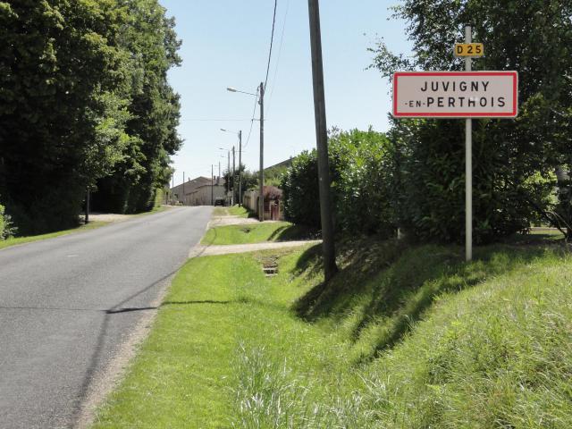 Juvigny-en-Perthois (Meuse) entrée