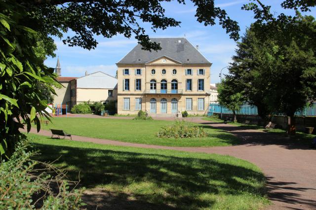 Le parc et la mairie