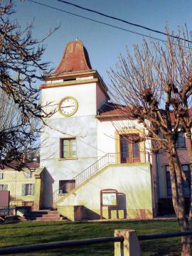 France, Nettancourt, Meuse (55) - la mairie, 2 rue de la Halle. On remarque que celle-ci n'est pas du tout accessible aux handicapés…