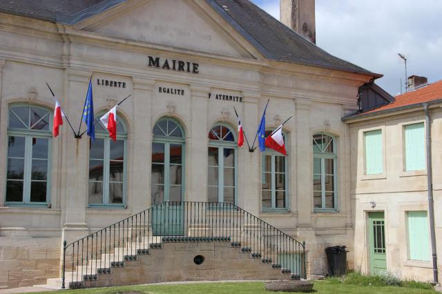 La mairie, ancien Château du Tertre