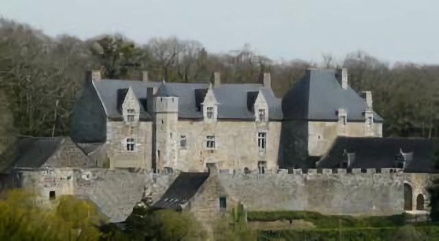 THEIX : château du plessis josso