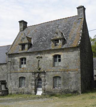 Vieille maison sise Rue de Kerven à Bieuzy (56).
