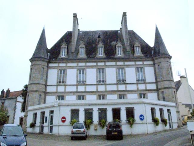 Mairie de Guémené-sur-Scorff Façade arrière