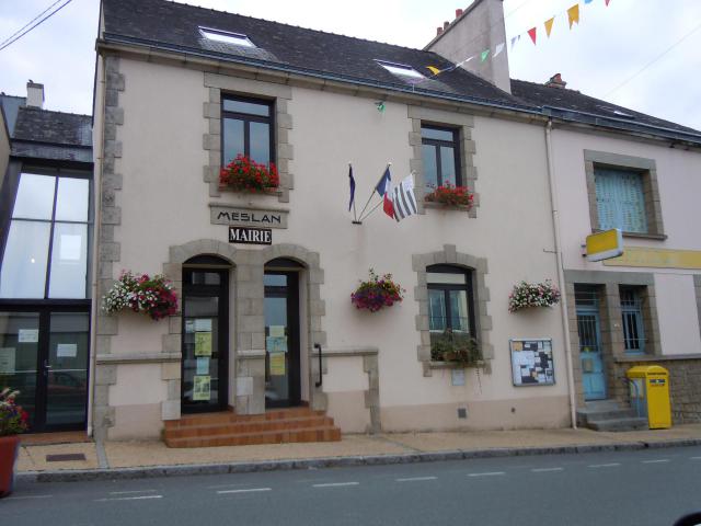 mairie de Meslan, département du Morbihan, France