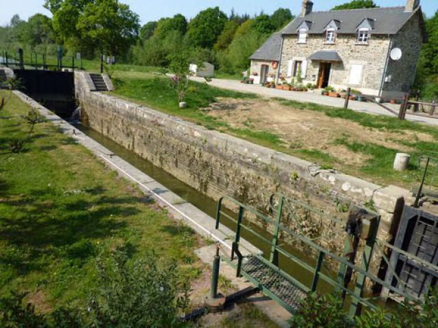Ecluse et maison éclusière de Timadeuc.