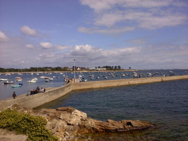 La jetée du port de Lomener, commune de Ploemeur