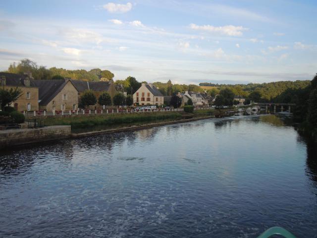 le Blavet à Saint-Nicolas des Eaux, commune de Pluméliau, département du Morbihan, Bretagne