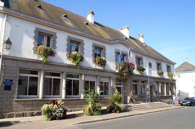 La mairie de Larmor-Plage dans le Morbihan.