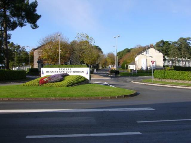 entrée de l'ecole militaire