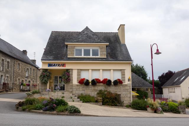 Français : Mairie de Guillac (France).