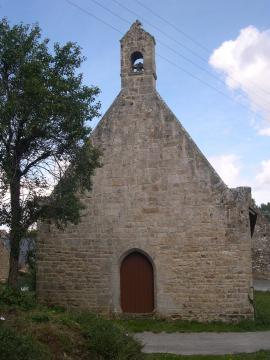 Photo d'extérieur de la chapelle saint Colomban à Pluvigner (56), France.
