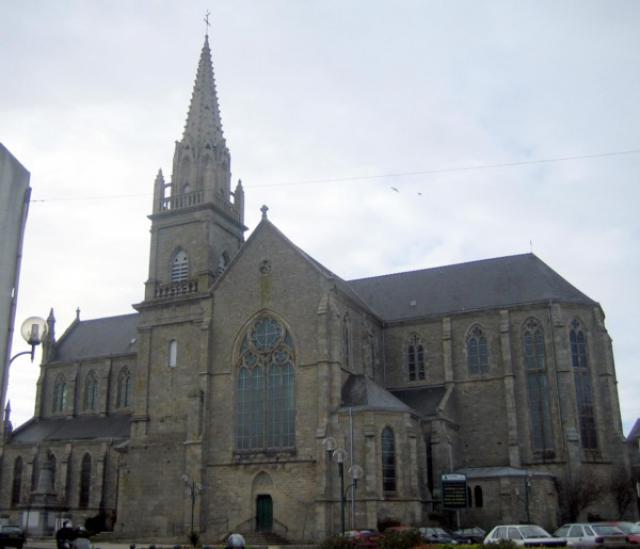 L'église paroissiale de Plouhinec (Morbihan)
