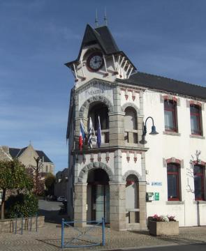 La mairie de Belz (église Saint-Saturnin à l'arrière-plan)