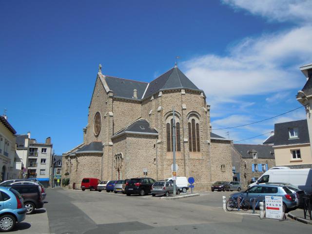 Église Notre-Dame de Locmaria (Quiberon) - Place du Repos