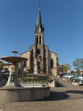 Photographie de la place sainte Marthe sur laquelle se trouve l'Eglise Saint François de Stiring-Wendel
