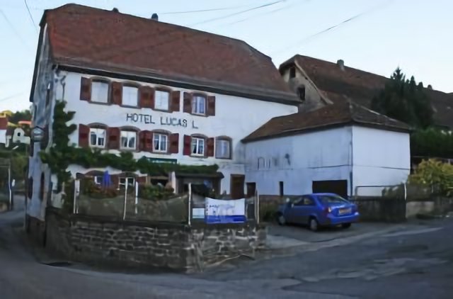 HOTEL LUCAS L.