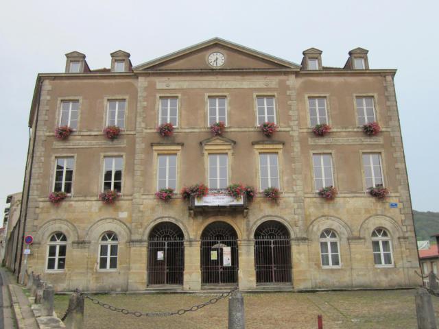 DescriptionAncienne mairie Gorze.jpg ancienne mairie Gorze Date 25 septembre 2011 Source mon appareil photo Auteur Aimelaime Autorisation(Réutilisation de ce fichier) Public domainPublic domainfalsefalse Moi, propriétaire du copyright de cette œuvre, la place dans le domaine public. Ceci s'applique dans le monde entier.Dans certains pays, ceci peut ne pas être possible ; dans ce cas :J'accorde à toute personne le droit d'utiliser cette œuvre dans n'importe quel but, sans aucune condition, sauf celles requises par la loi. Public domainPublic domainfalsefalse