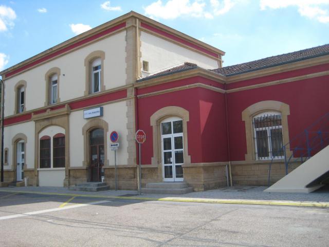 DescriptionGare Moyeuvre.jpg gare Moyeuvre Date 25 août 2011 Source mon appareil photo Auteur Aimelaime Autorisation(Réutilisation de ce…