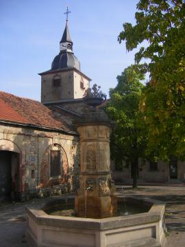 Fontaine, à Sarreguemines, quartier de Welferding (Moselle)