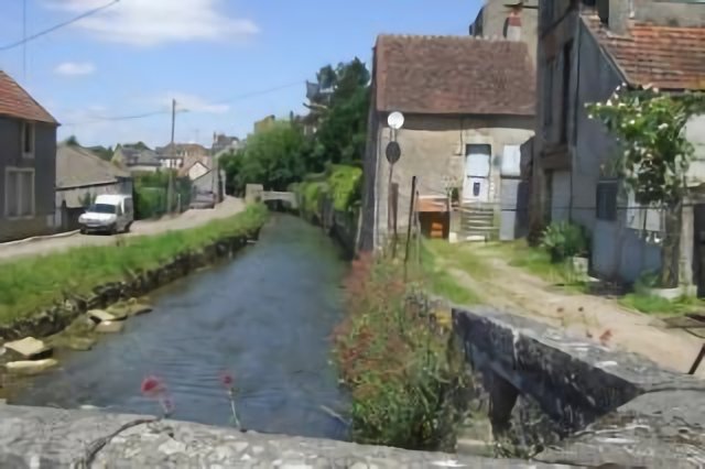 Bij de watermolen van Clamecy (Trudi)