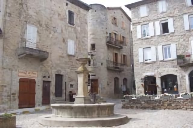 Joyeuse - La fontaine
