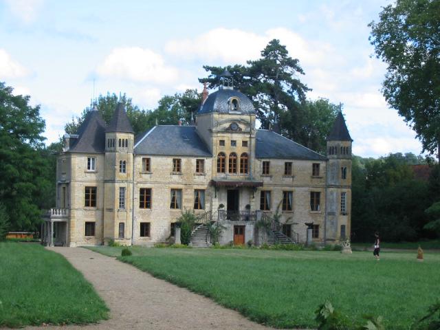 Château du Four du Vaux, à Varennes-Vauzelles