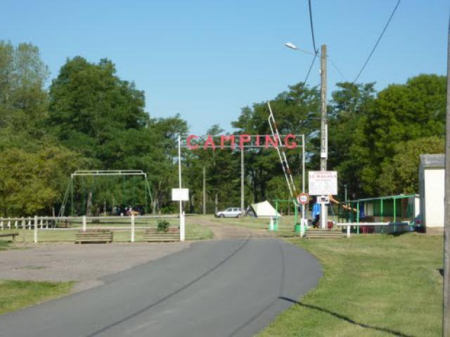 Pernocta Camping Le Malaga Pouilley sur loire. http://viajar-con-autocaravana.blogspot.com/