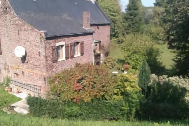Haus an Schleuse