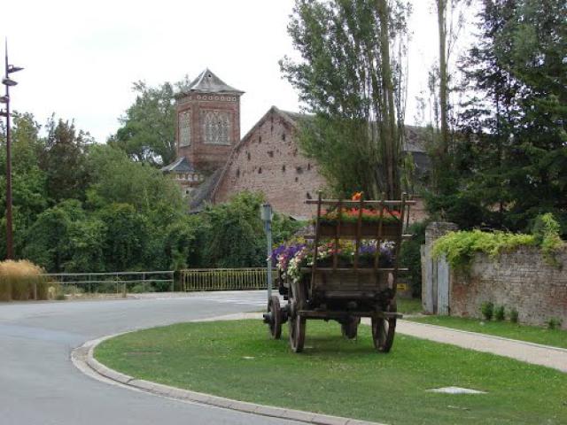 Haussy.- Pigeonnier de la ferme du Hamel.