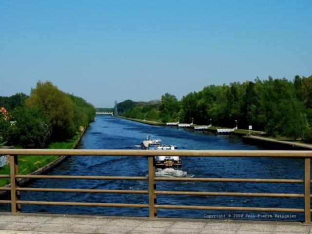 Pont sur la haute Deûle à Don