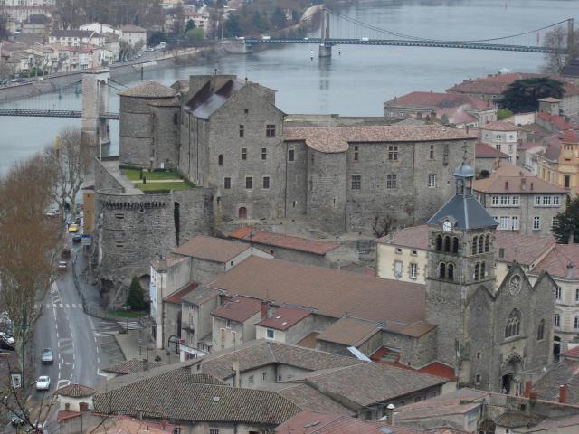 Château de Tournon-sur-Rhône / Tournon-sur-Rhône : the castle