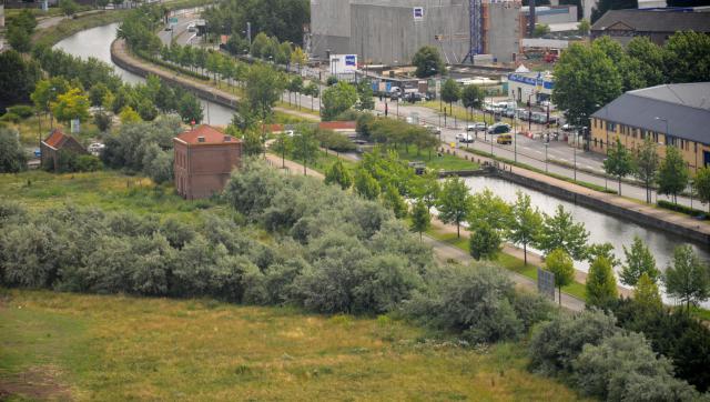 Zone de l'Union, 2011/06/21, canal et écluse. Un centre d'interprétation et Maison du Canal sont prévus, avec un centre de gestion prévu…