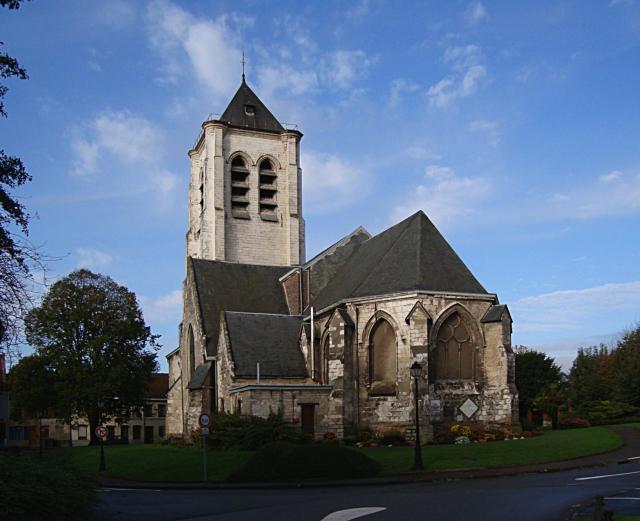 L'église Saint-Pierre du quartier de Flers à Villeneuve-d'Ascq (Nord). Construite en pierre de taille au milieu du XVIème siècle dans le…