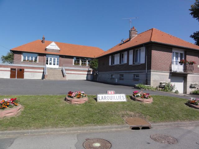 Larrouillies (Nord, Fr) mairie, salle des fêtes