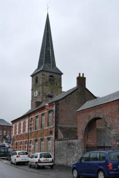 Dompierre-sur-Helpe: la poste et l'église