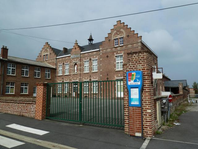 École maternelle, primaire et collège Notre-Dame de Lourdes à Steenvoorde Nord.- France.