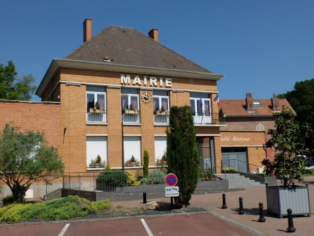 Vue de la mairie de Courchelettes.