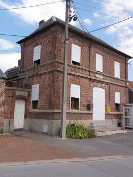 Montrécourt (Nord, Fr) école, ancienne mairie