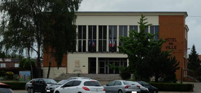 Vue de l'hôtel de ville de Sin-le-Noble.