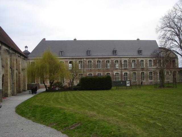 Abbaye de Vaucelles façade arrière du palais abbatial